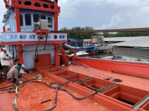 ฉีดพียูโฟมทุ่นลอยน้ำศรีราชา