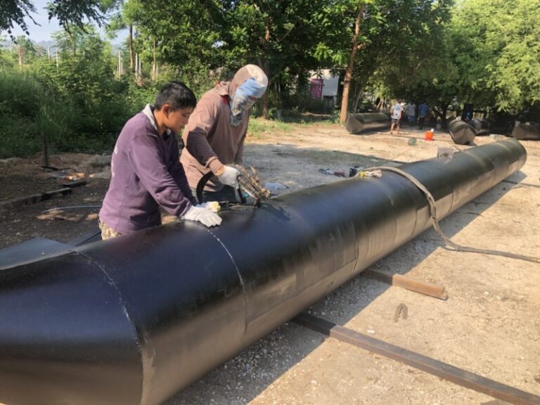 รับฉีดโฟมราคาถูก.com งานฉีดโฟมทุ่นลอยน้ำ 3